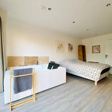 Loft Arty A 800 Metres De La Avec Jacuzzi וילה וולט-סור-מר
